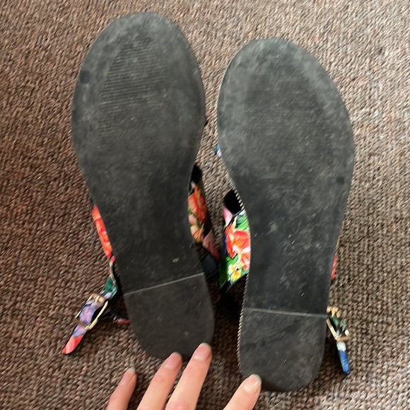 Steve Madden floral sandals - Picture 3 of 7